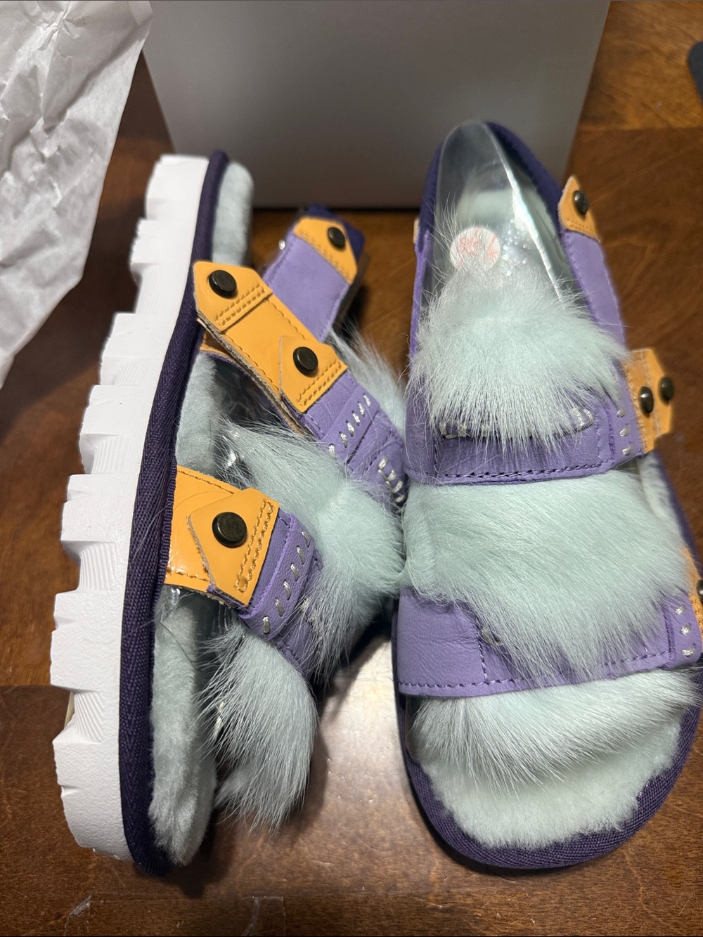 New in Box UGG DESERT DREAM PATENT SLINGBACK MULTI-COLOR - Picture 6 of 8